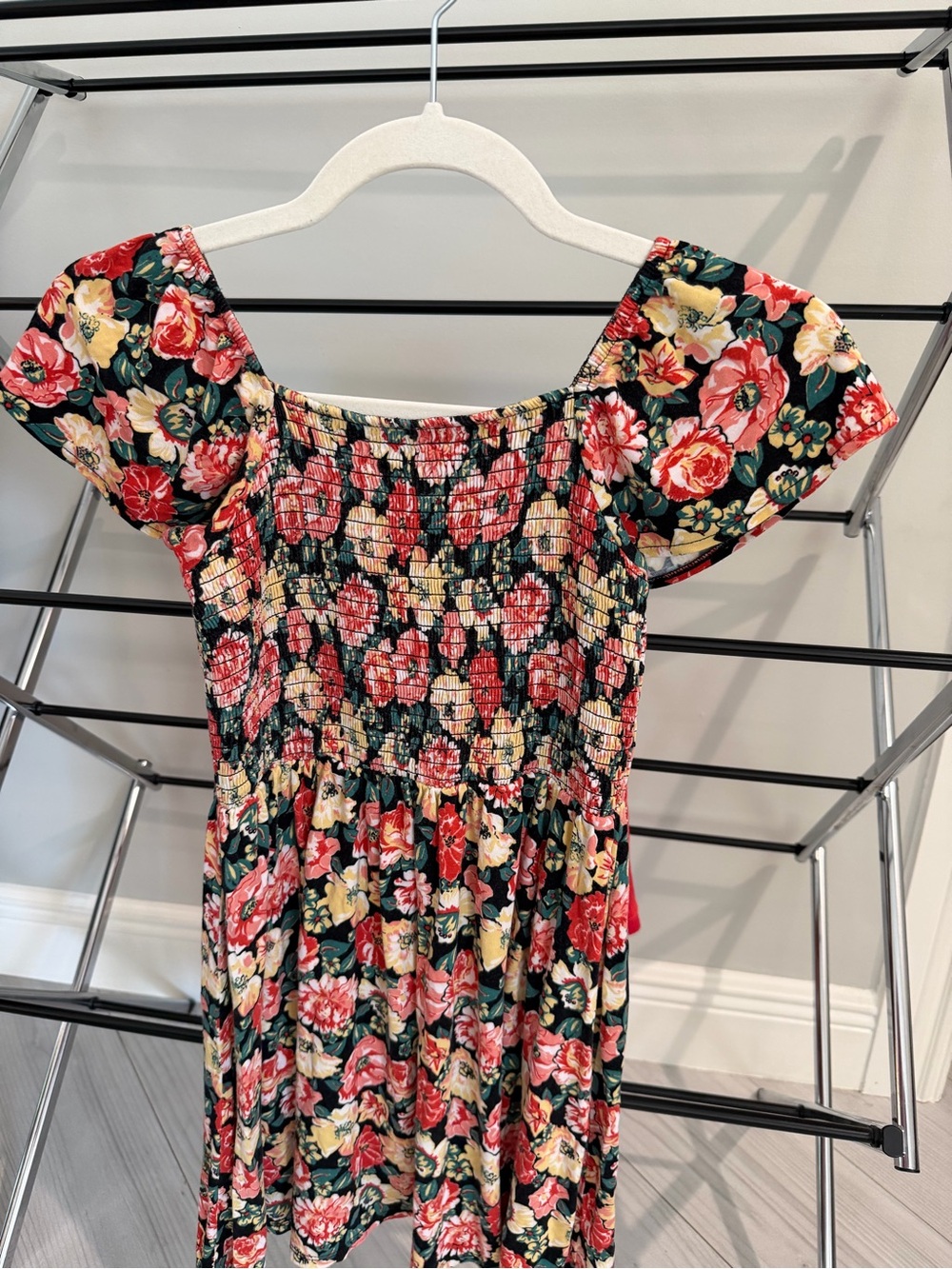 Nordstrom Girls Floral Smocked Dress in Black, Red and Cream